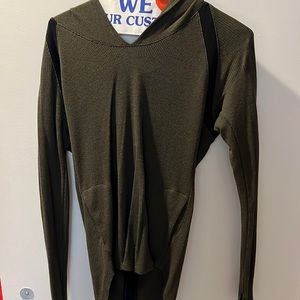 Hunter green waffle long sleeve hoodie with pockets size XS/S